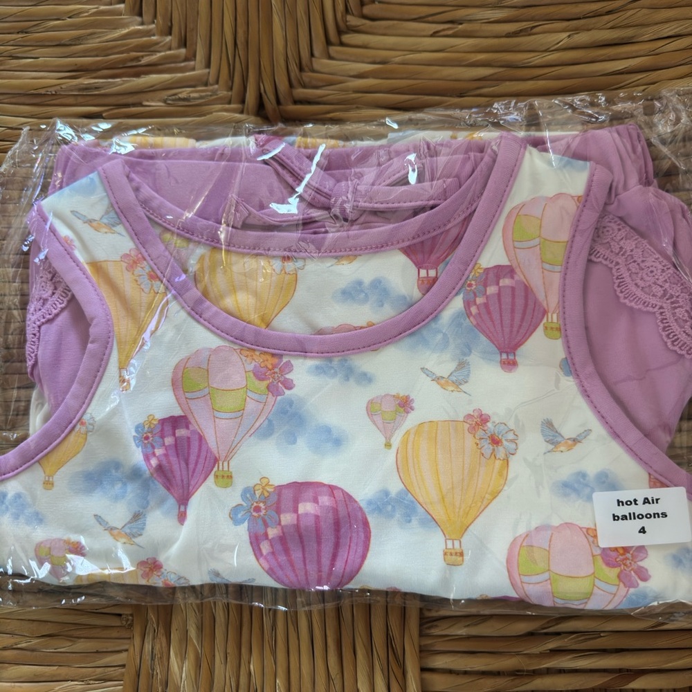 Bella & Omi Hot Air Balloons Tank playset sz 4